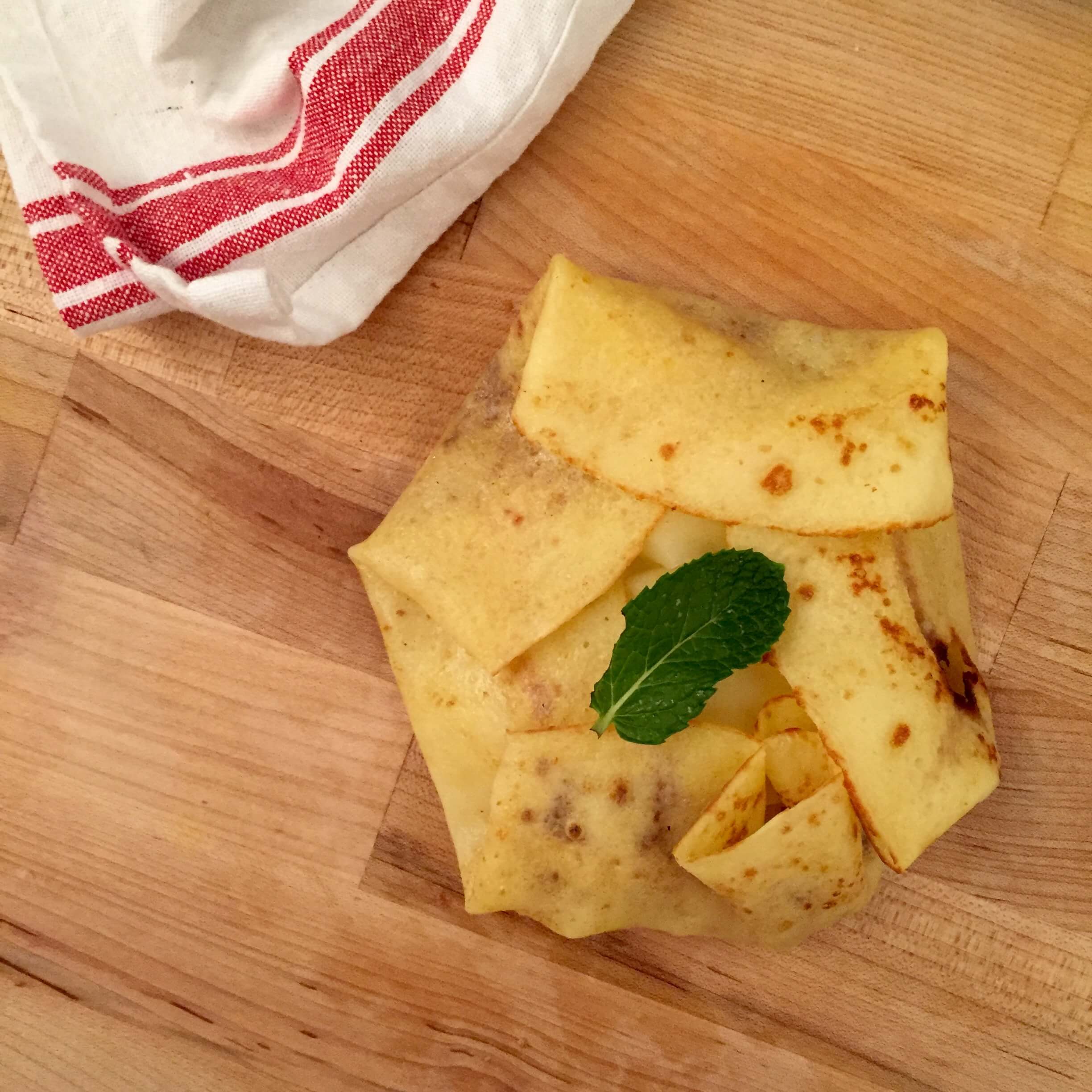 4) Butter and apple cinnamon crepes