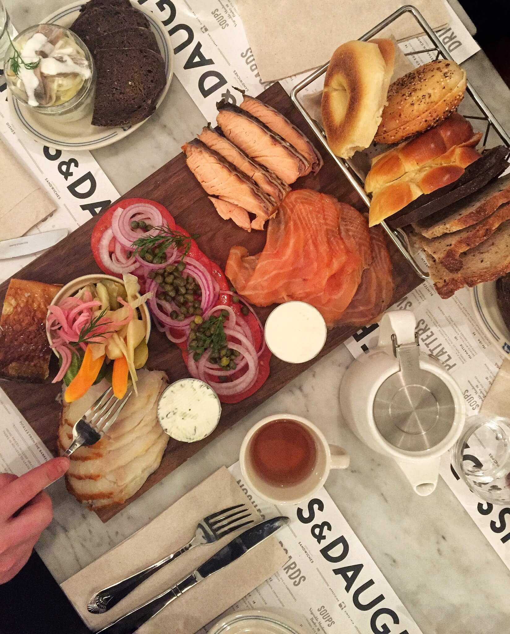 Russ & Daughters Café
